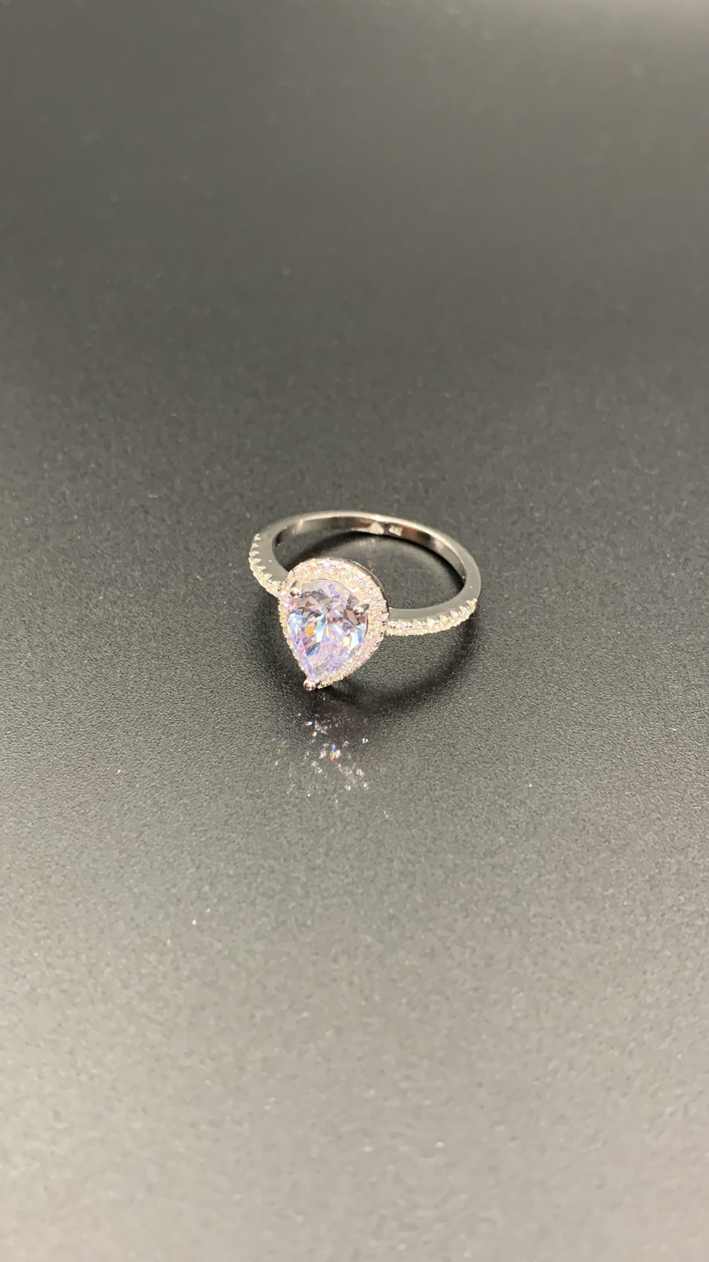 Inel din argint 925 cu piatra alba stralucitoare