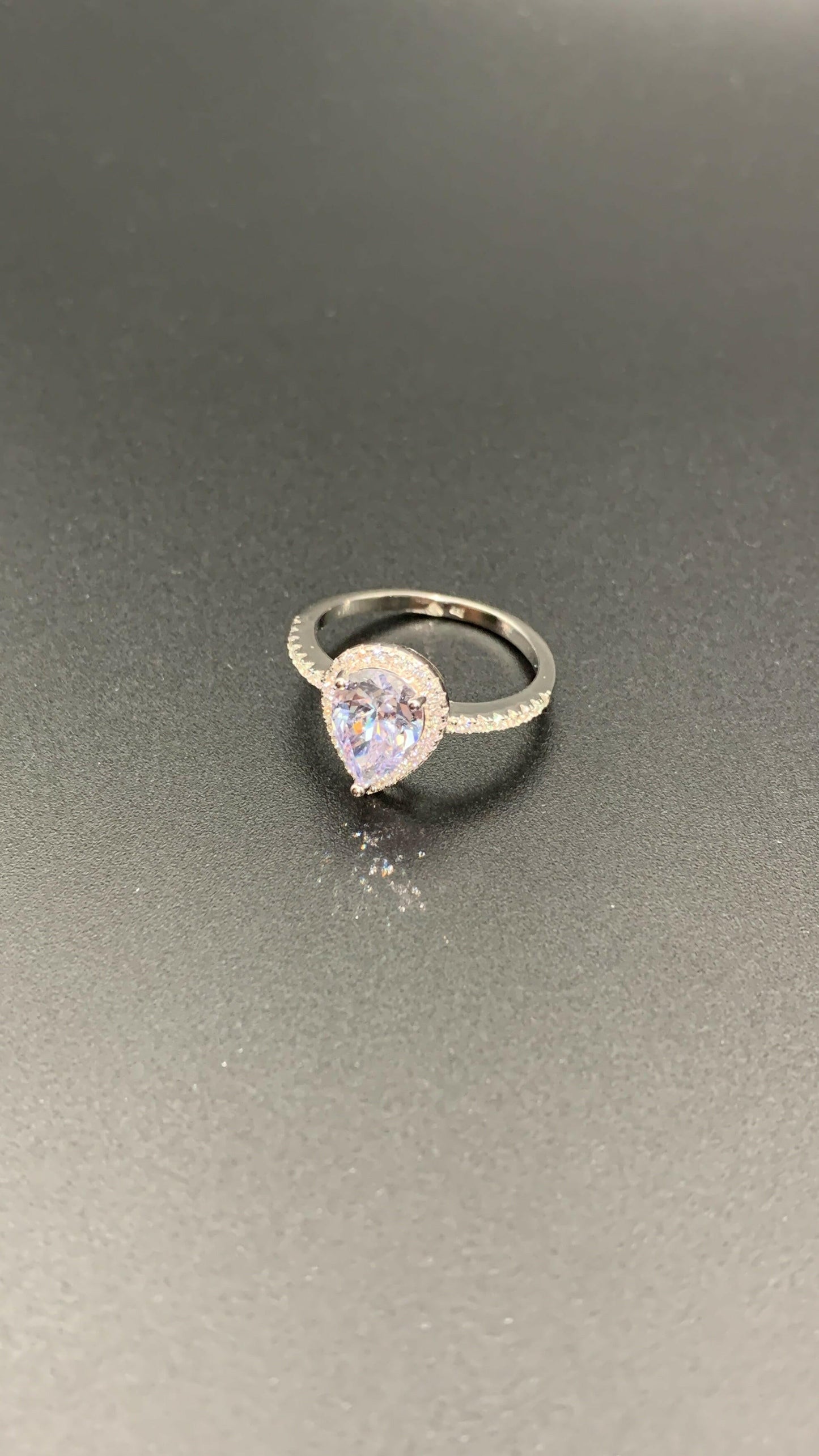 Inel din argint 925 cu piatra alba stralucitoare