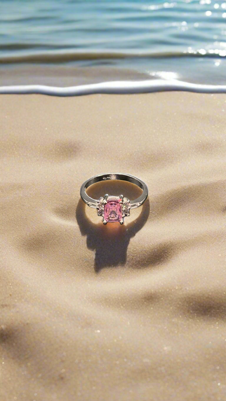 Inel din argint culoare piatra roz cristal