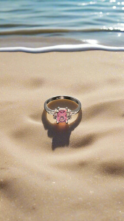 Inel din argint culoare piatra roz cristal