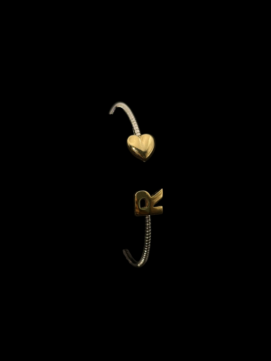 Brǎțarǎ Damǎ personalizatǎ litera "R"