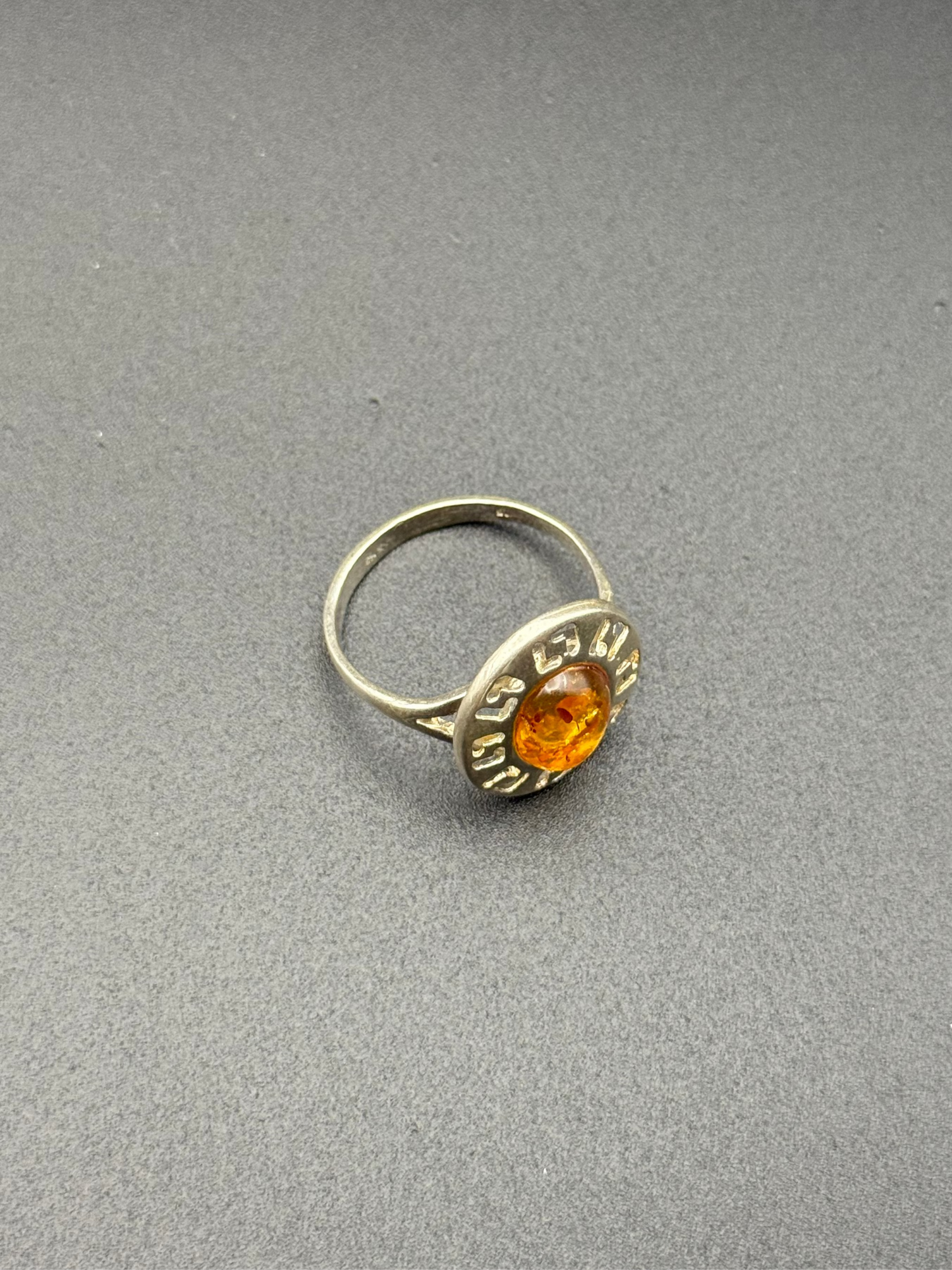 Inel Chihlimbar luminos Italia